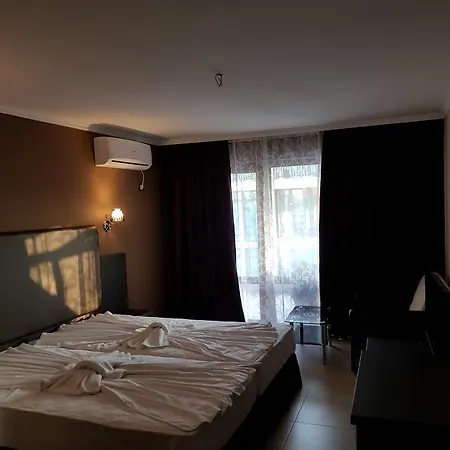 Отель Studio 33 In Fenix Созополь